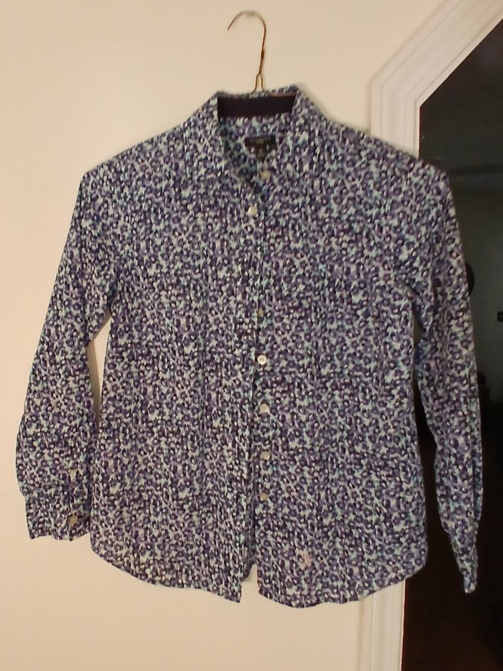 Like new Talbot's petite 4P floral blouse